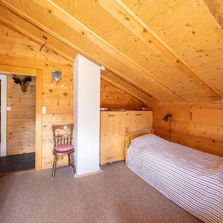 8p In The Mountains Near Area, Cleaning Included * Fiesch
